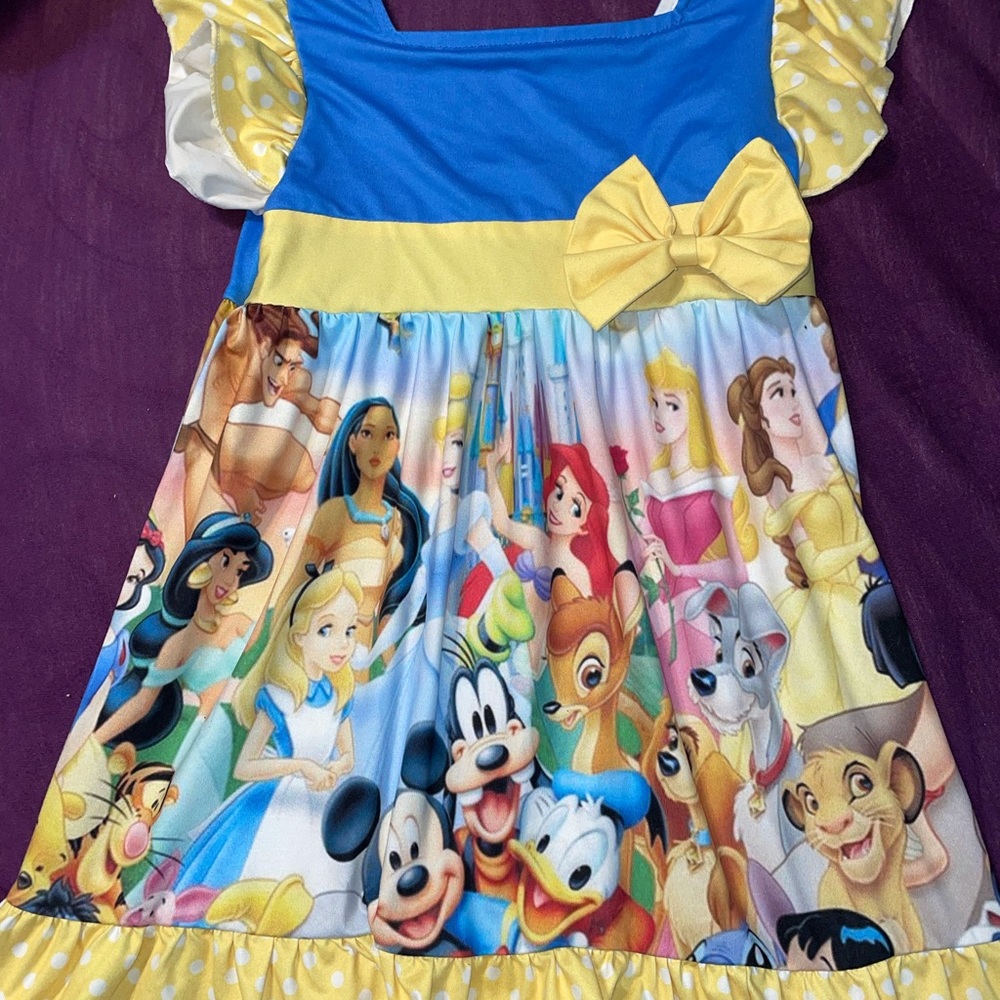 Boutique Disney dress (3/4)